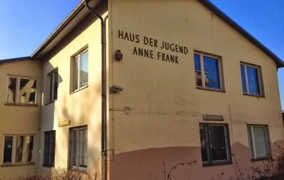 Best 20 Anne Frank Facts  Life Family Memoir  More