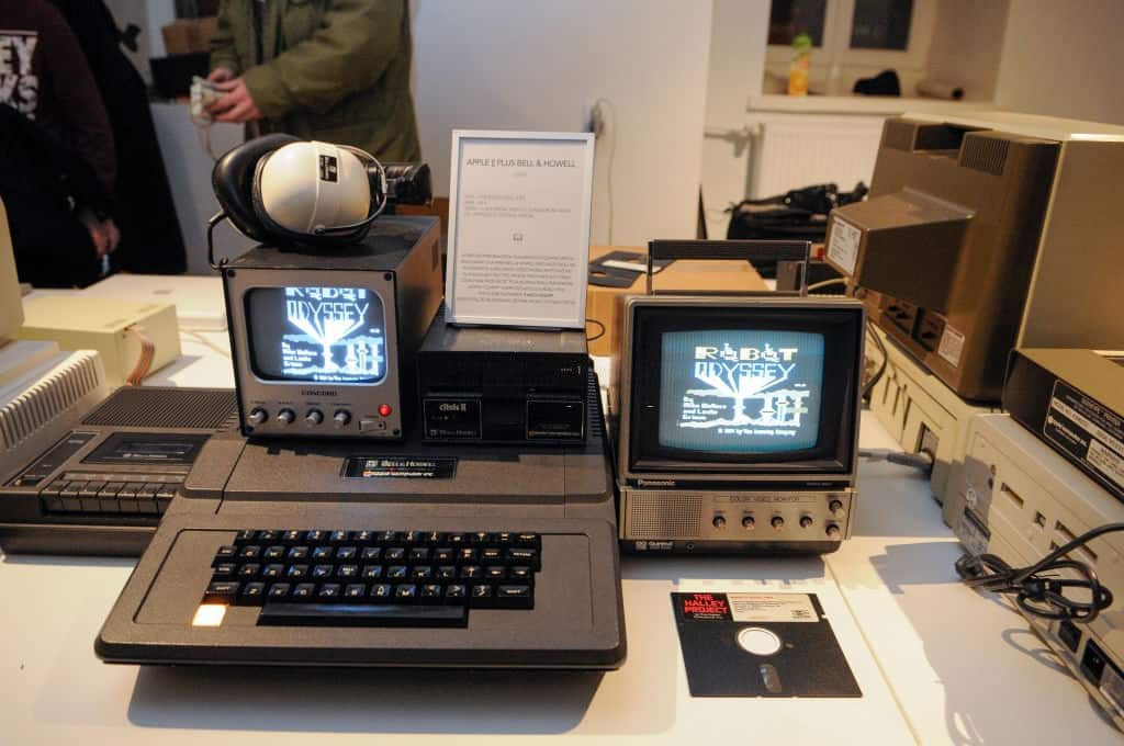 Apple II computer, Steve Jobs