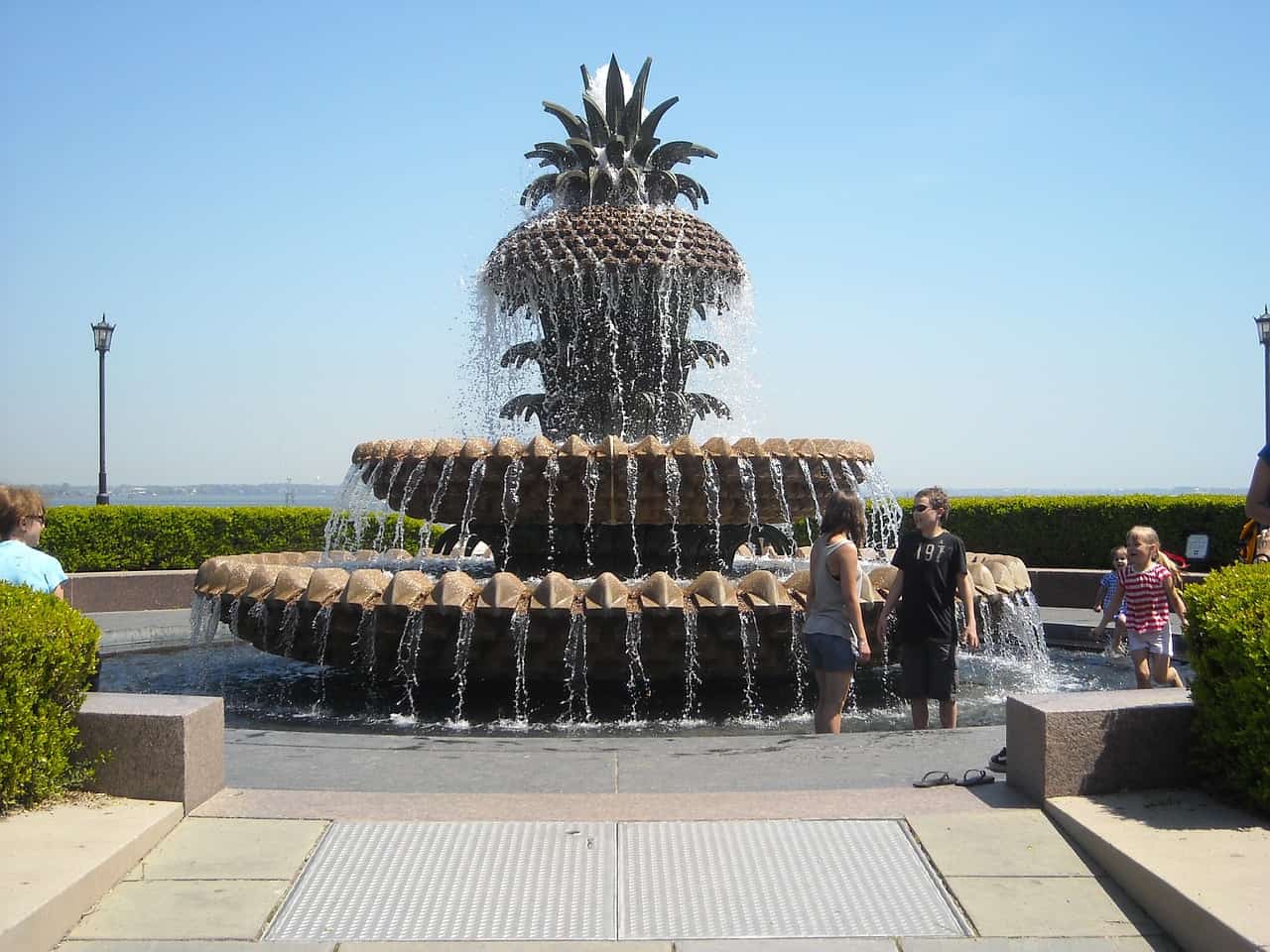 pineapple symbolism, pineapple fountain