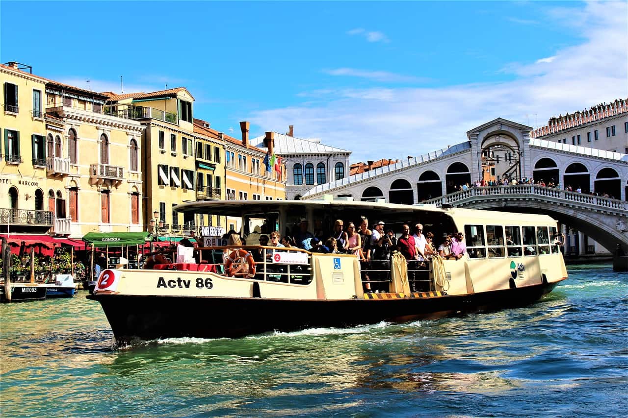 boat trips venice