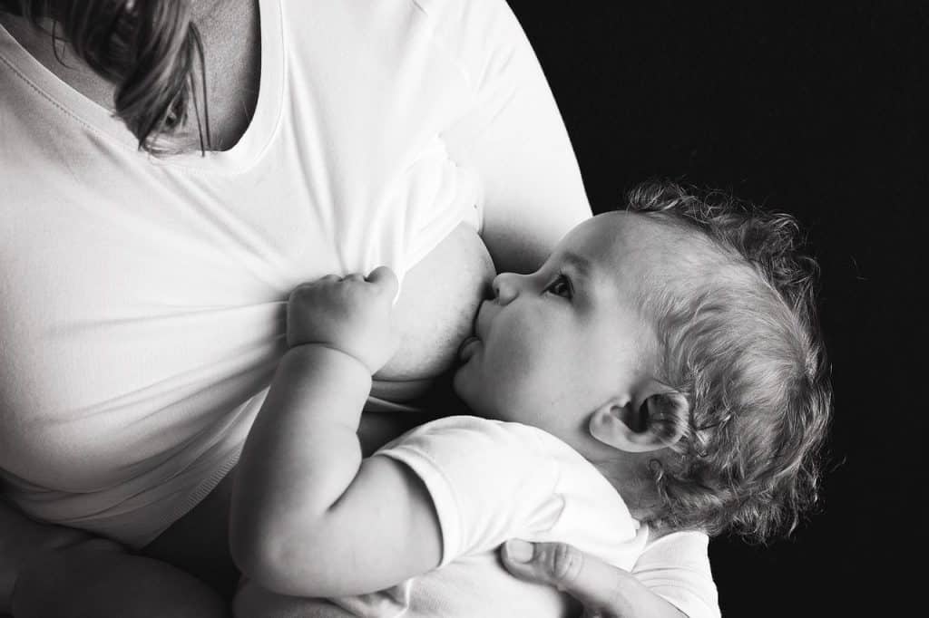 breastfeeding lower cancer risks