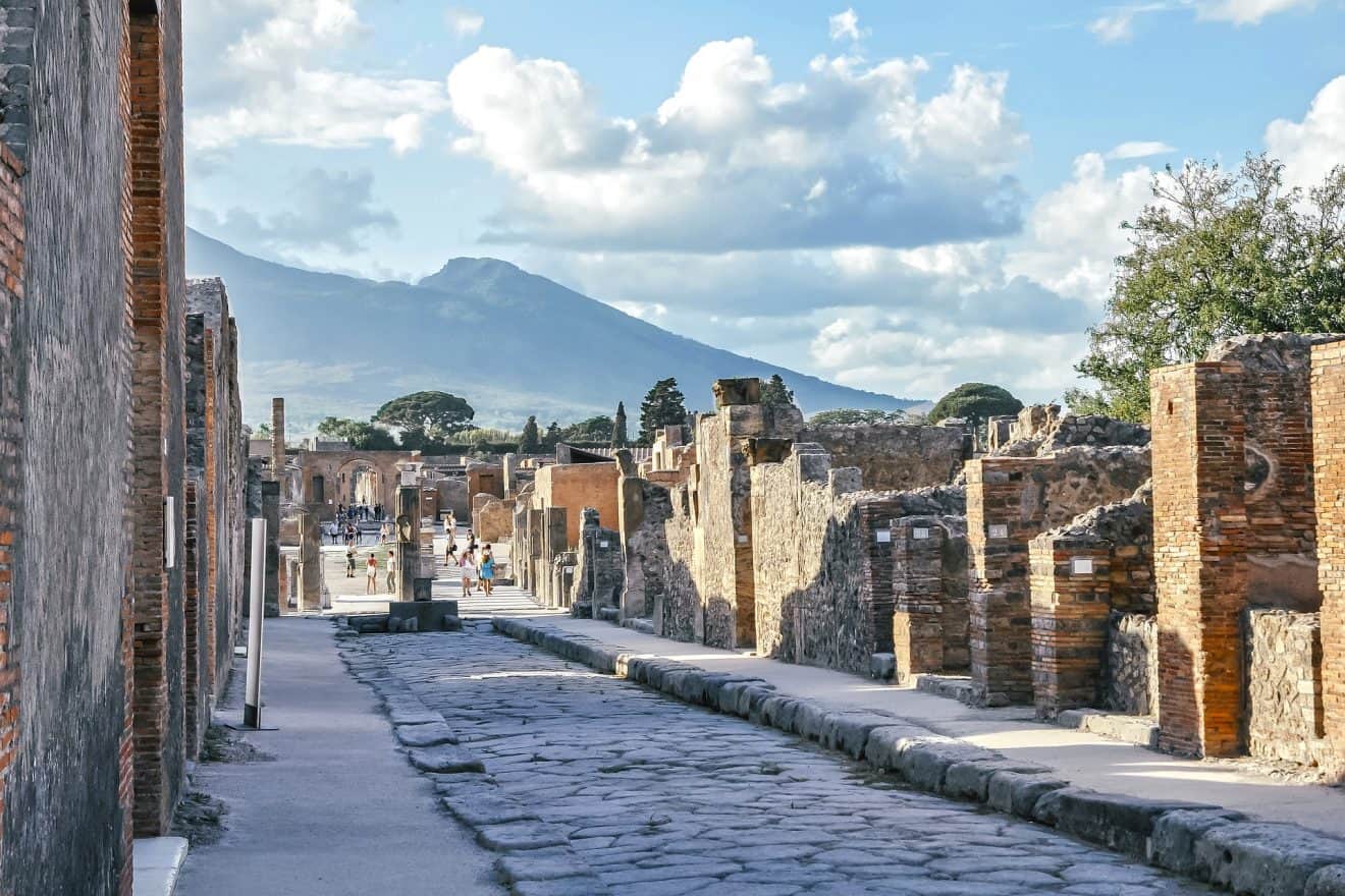 facts about pompeii for homework