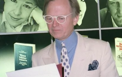30 Facts About Tom Wolfe that You should Know About