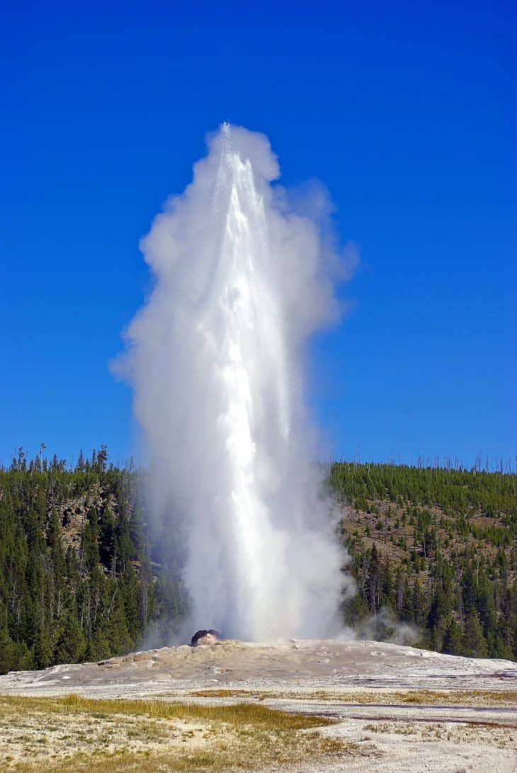 50 Yellowstone National Park Facts You Can't Miss - Facts.net