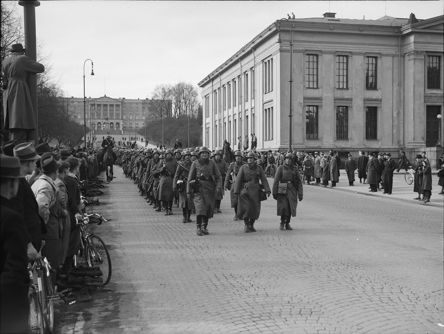 WW2 Facts, German troops in Oslo