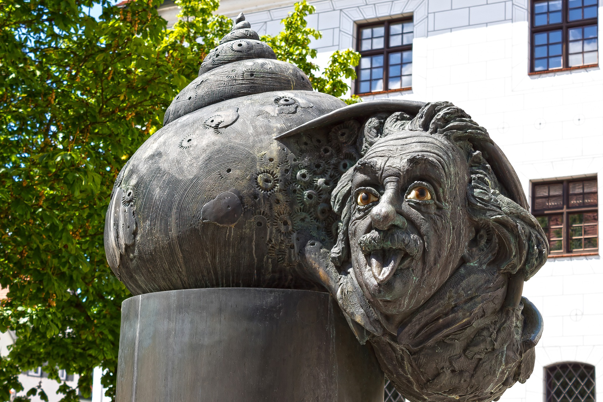 Einstein Tongue, Einstein Tongue Statue