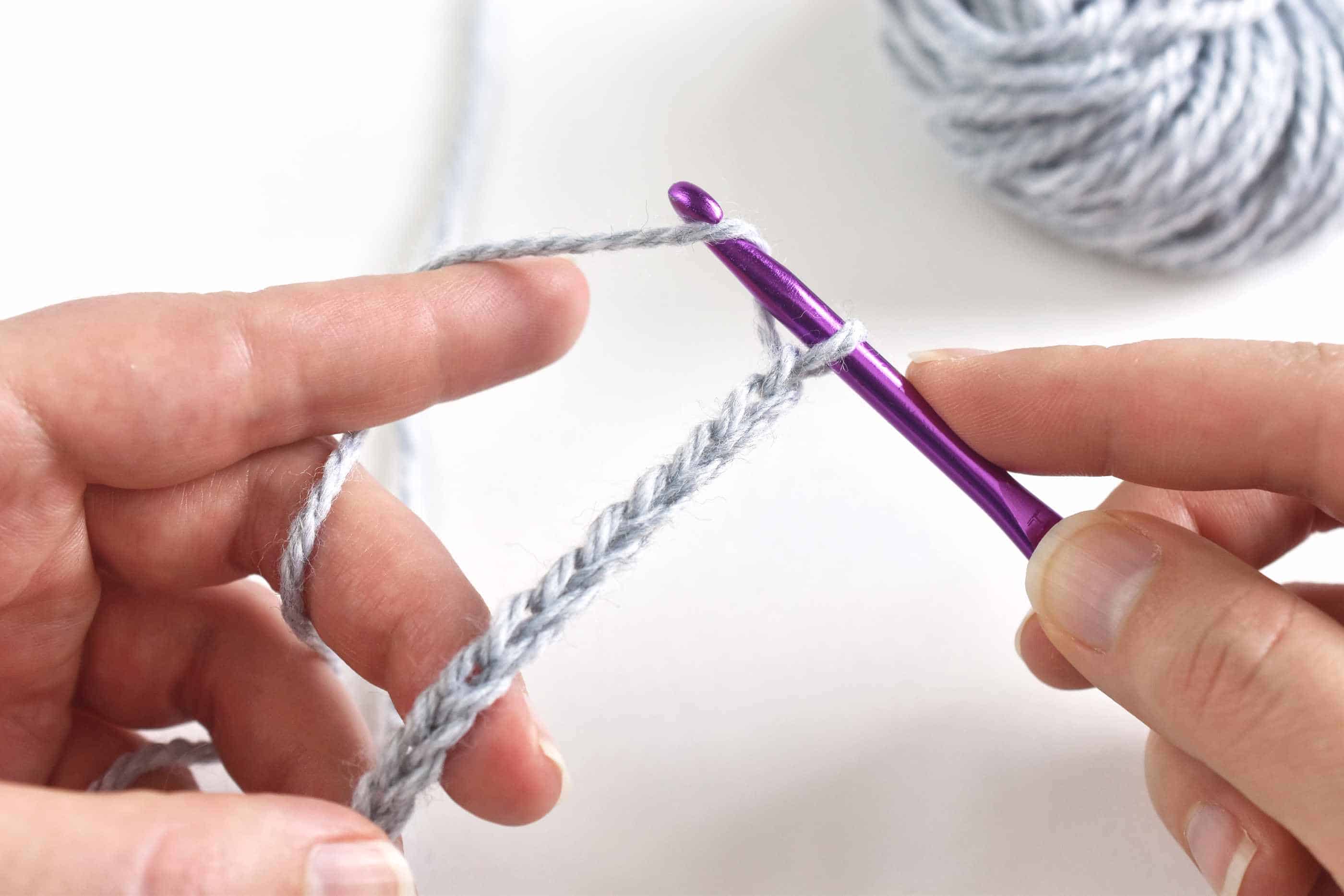 Knitting vs. Crochet - What's the difference?