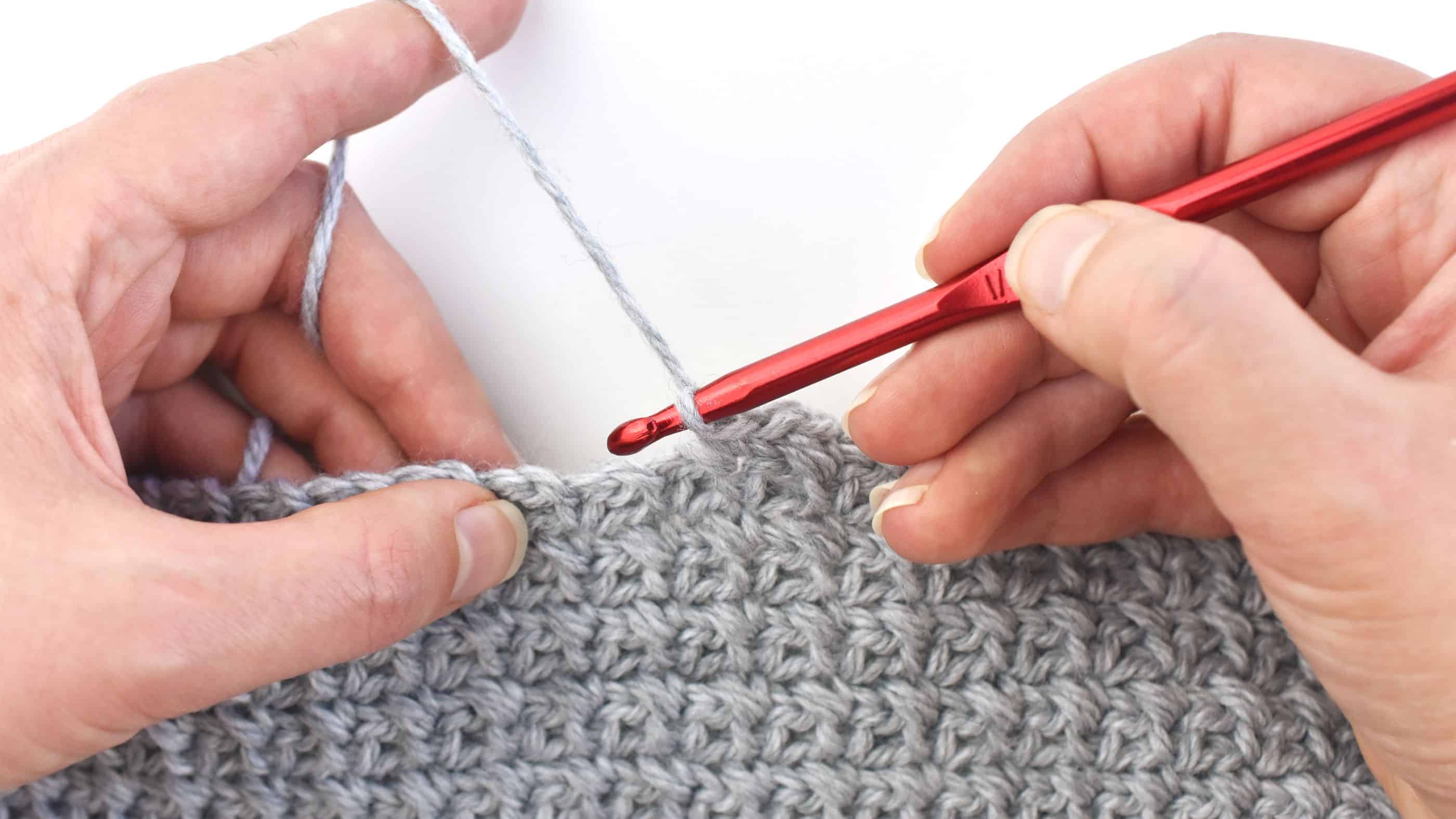 Knitting VS Crochet: What's the Difference? 