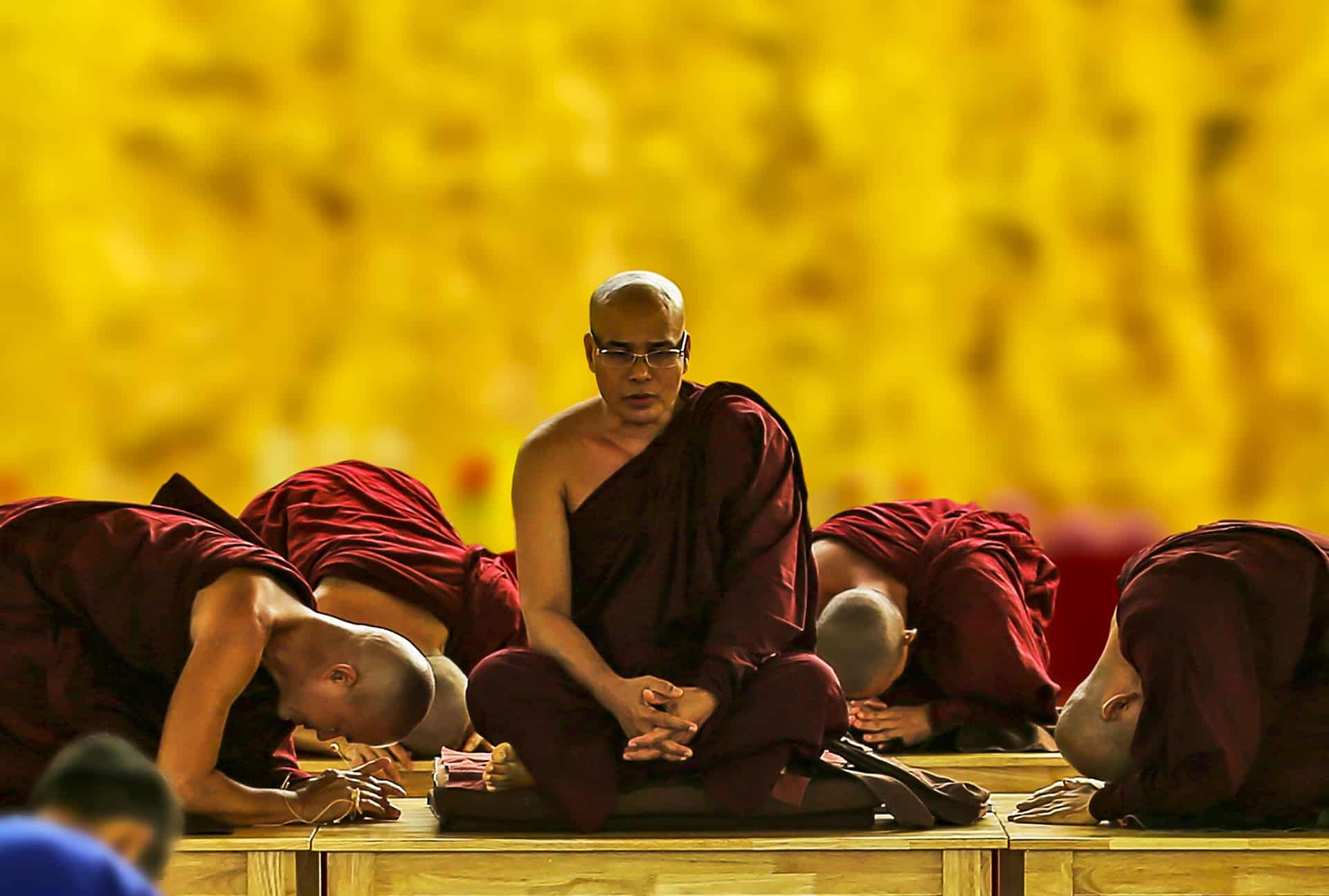 monks, buddhists, meditation