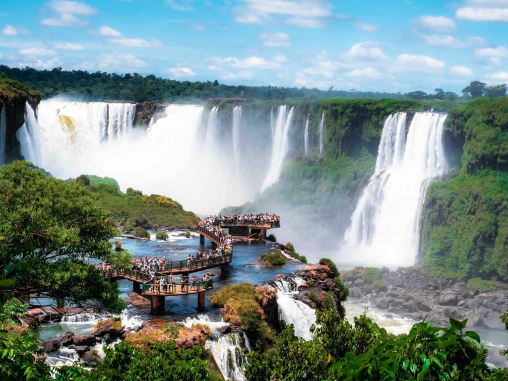 Famous Landmark Facts: Iguazu Falls
