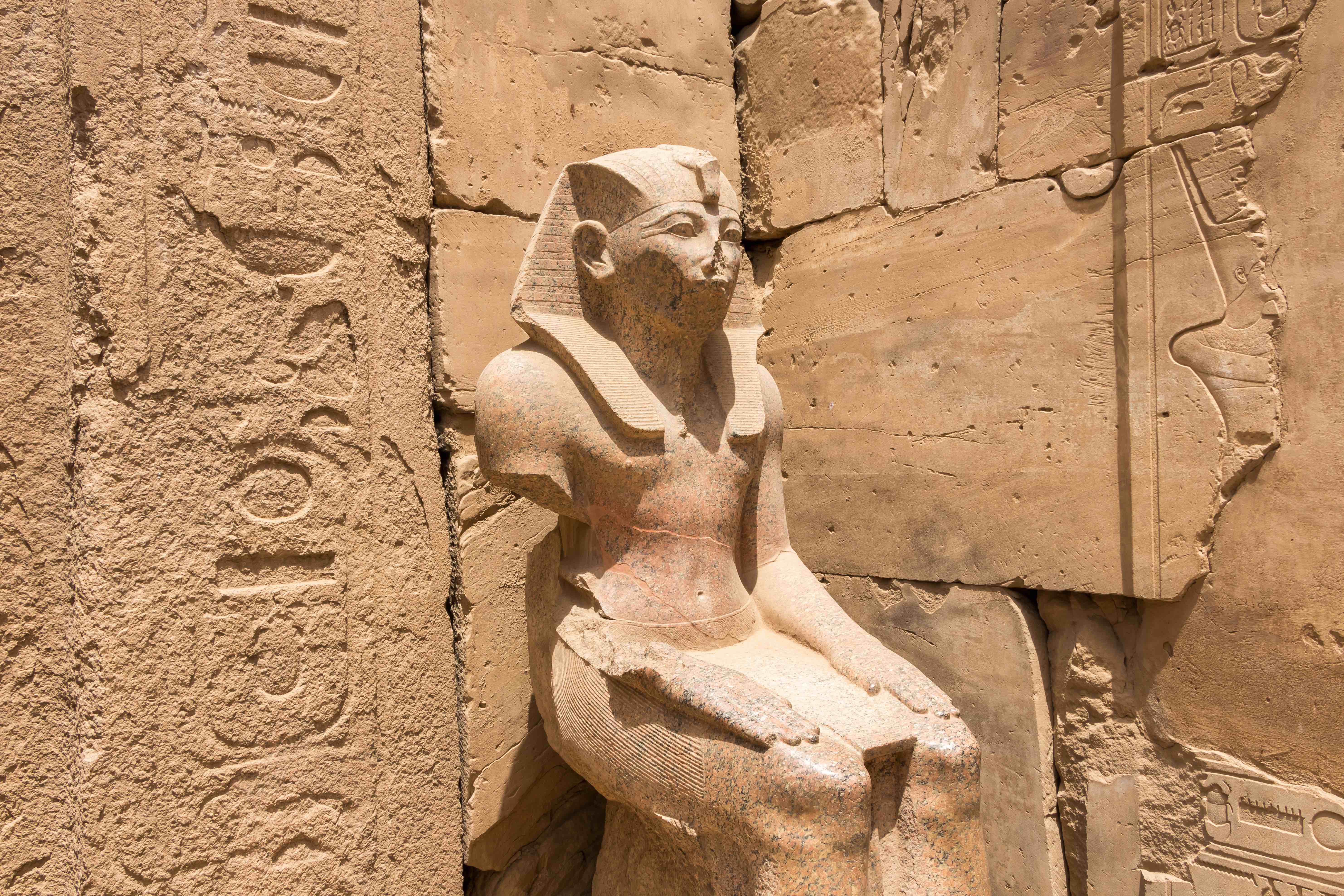 Seated statue of Pharaoh Thutmose III