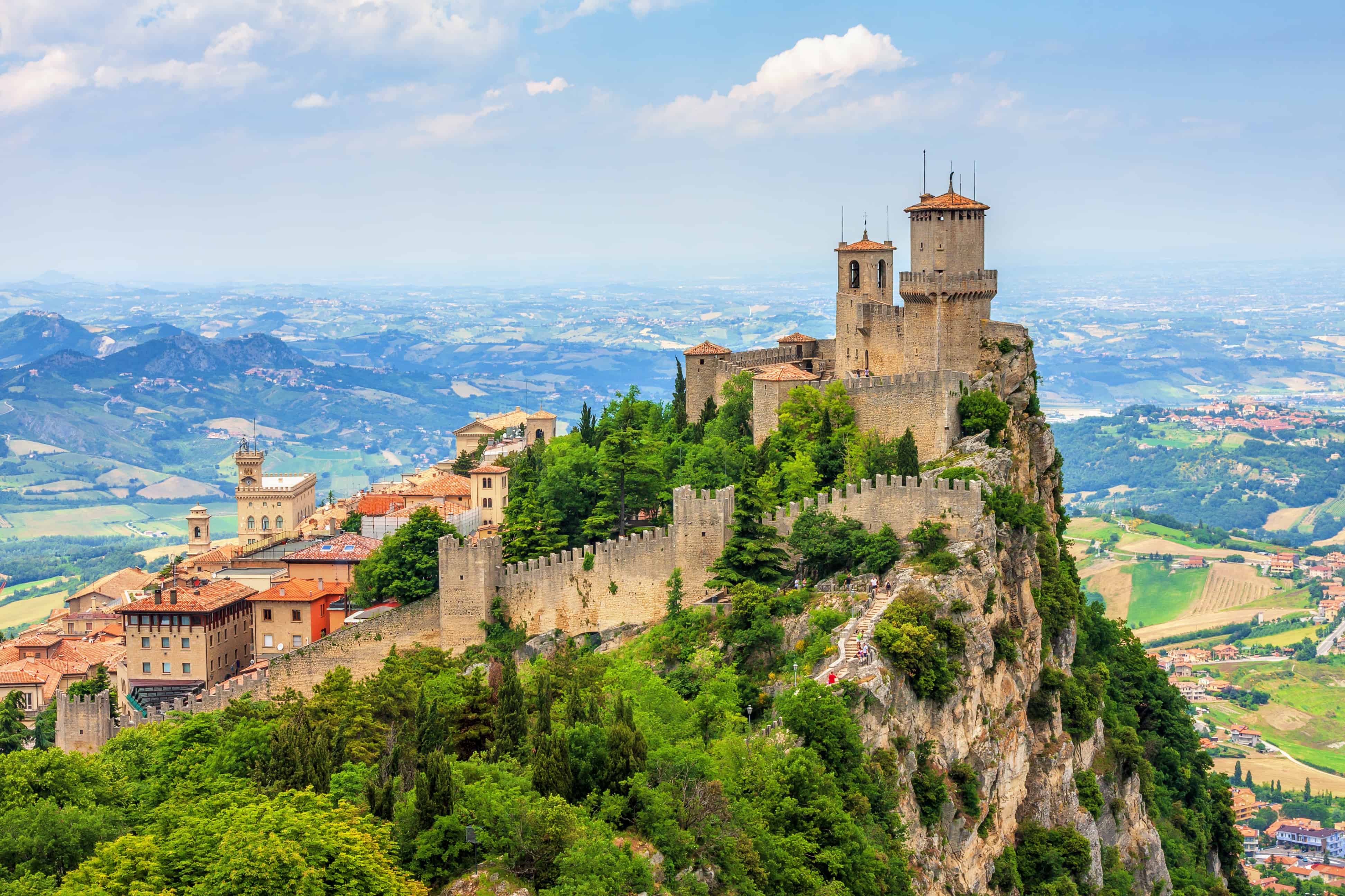 Площадь сан марино. Сан Марино гора Монте титано. Башня Гуаита Сан-Марино. San Marino (Сан Марино). Замок Гуаита, Сан-Марино.