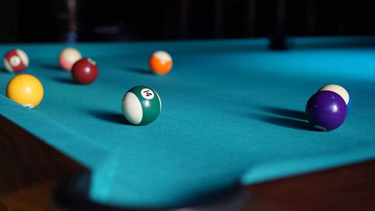 billiards-5489526_1280.jpg