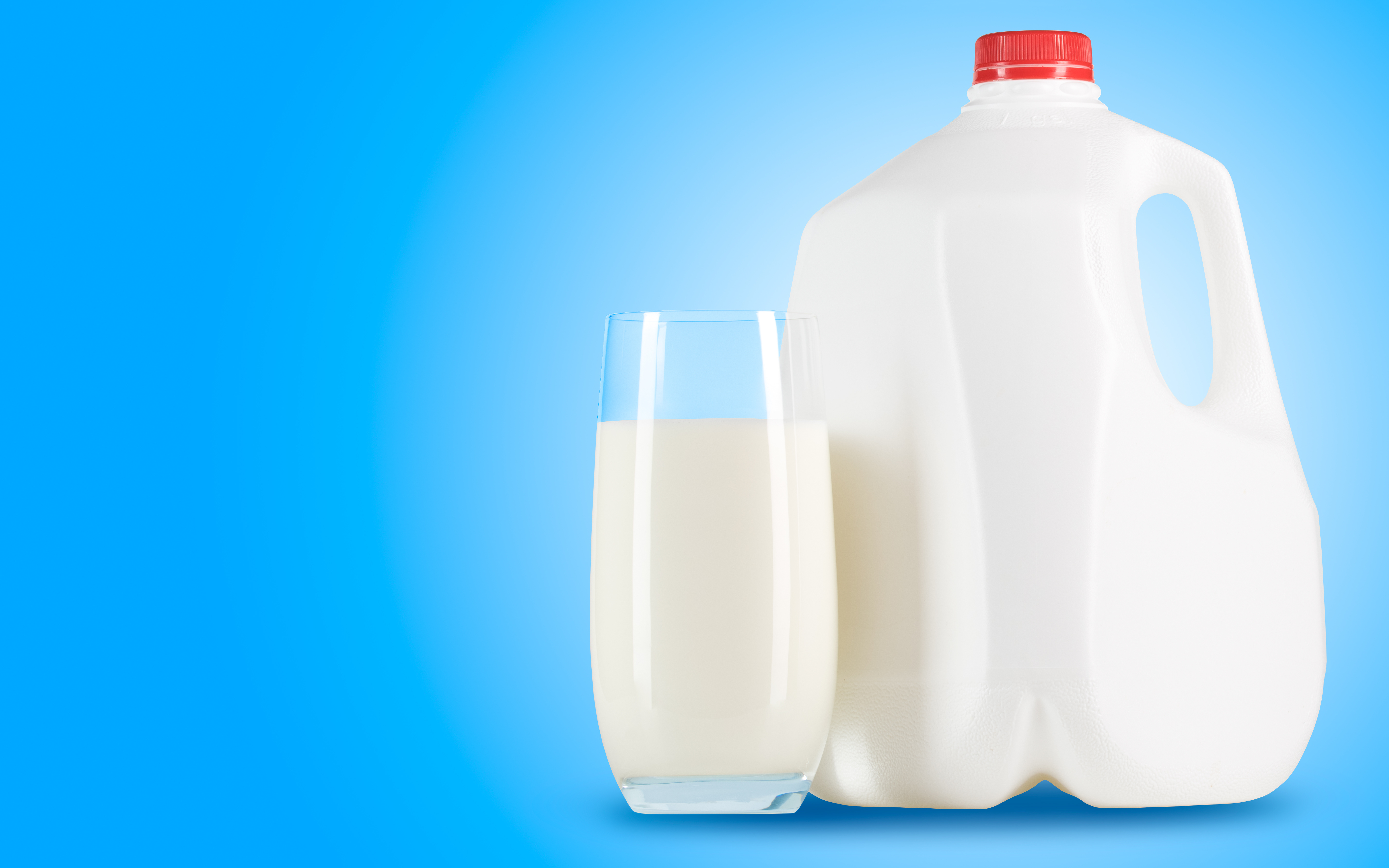 How Much Does A Gallon of Milk Weigh? - Facts.net