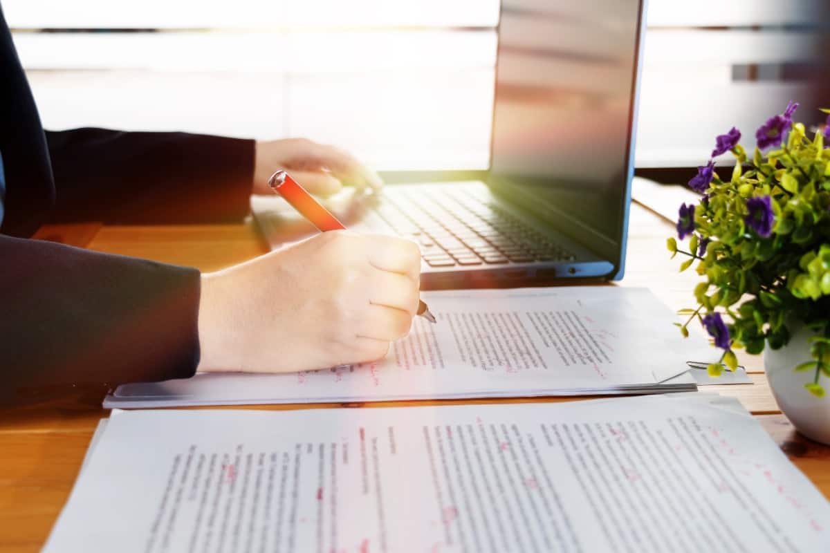 editing blur text on desk in office