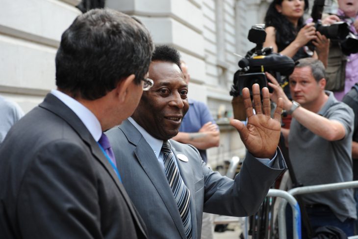 pele waving to the camera