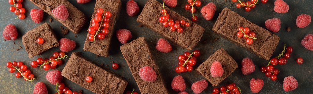 Chocolate Brownies With Raspberries And Currants 1024x307 