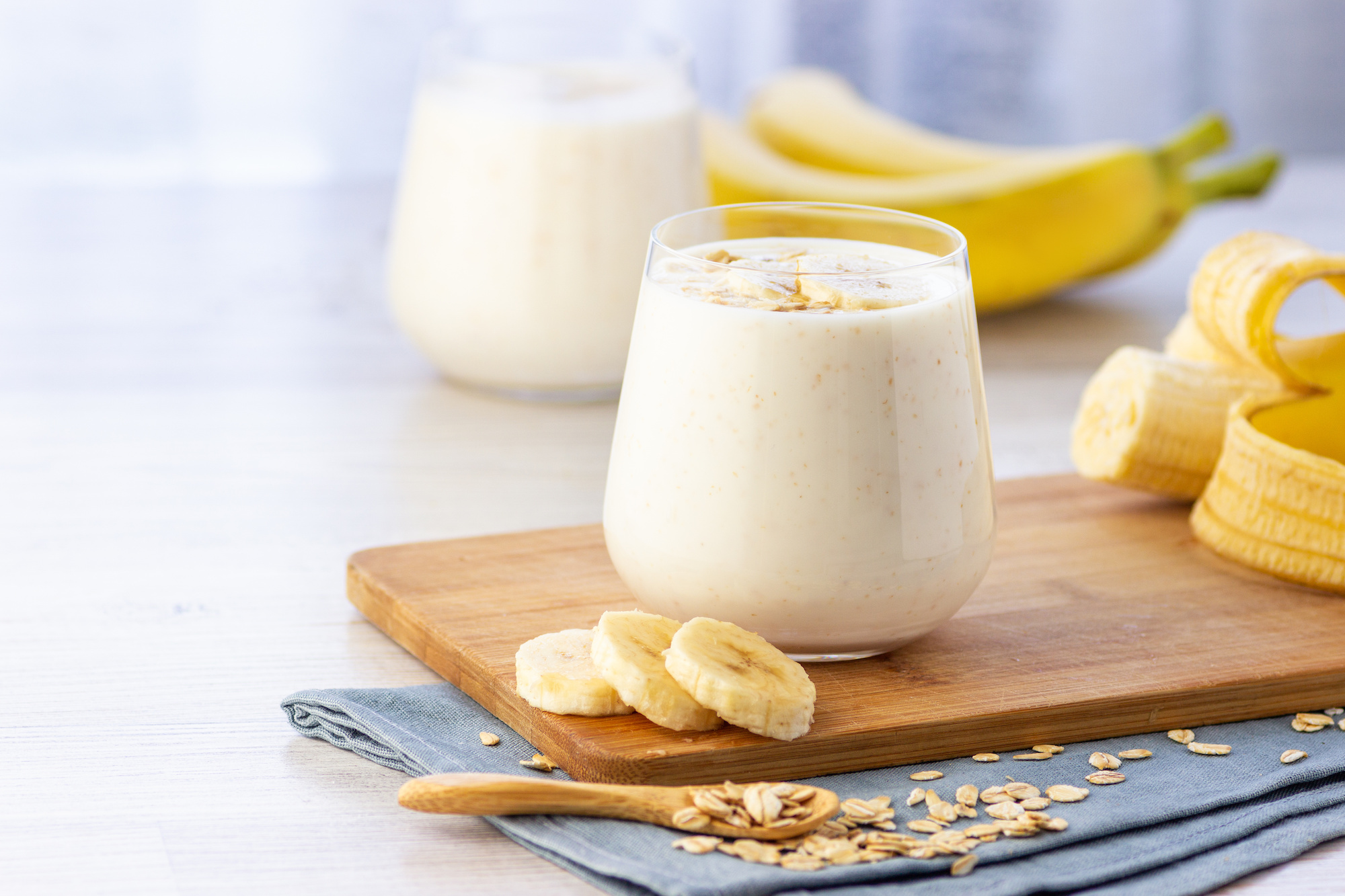 Vegan banana and oatmeal smoothie