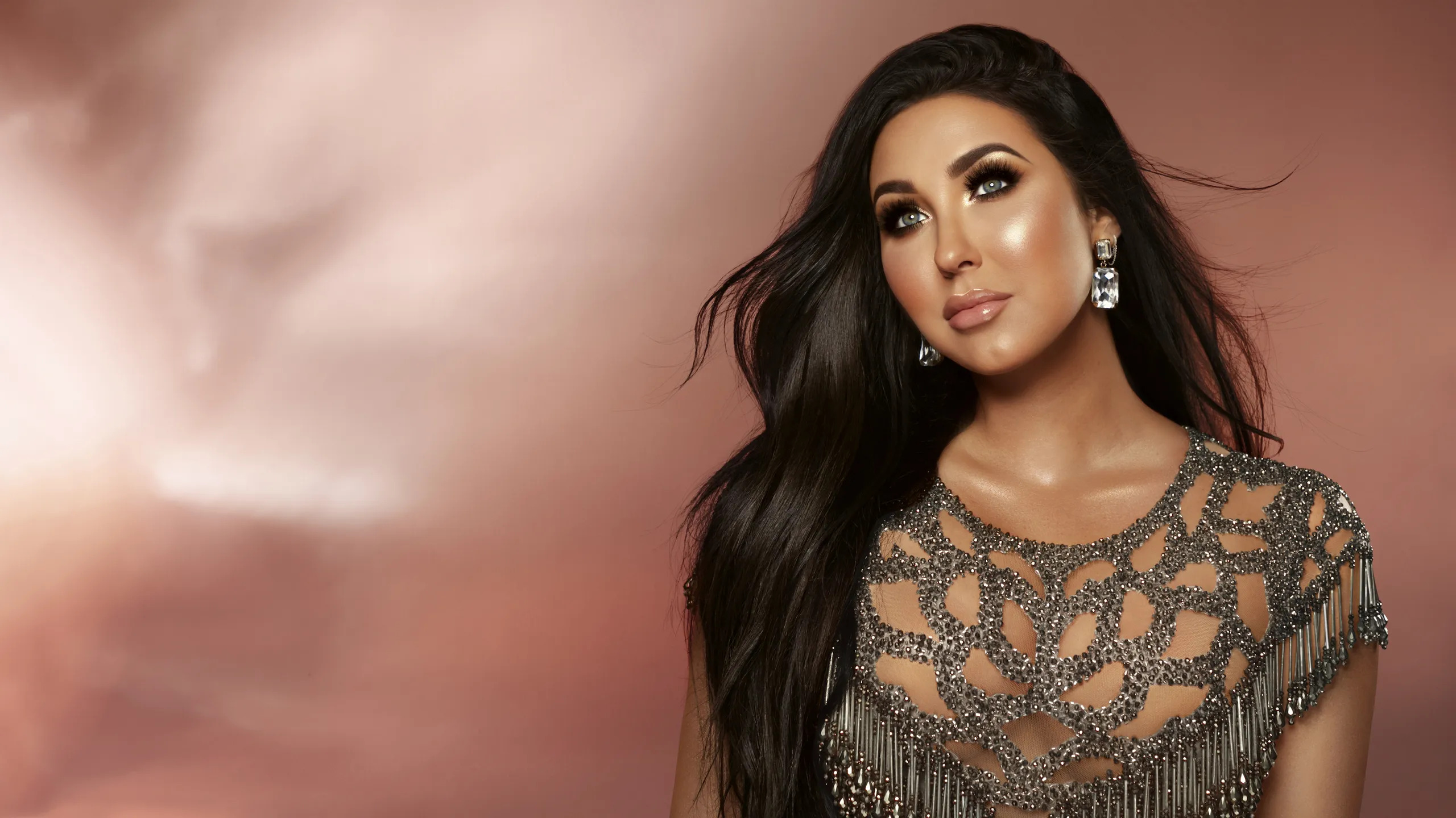 Jaclyn Hill Opens Up About Her Weight Gain & Coping With Anxiety
