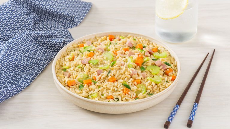 15 Fried Rice Nutrition Facts Facts Net   Fried Rice Served On A Plate 768x432 