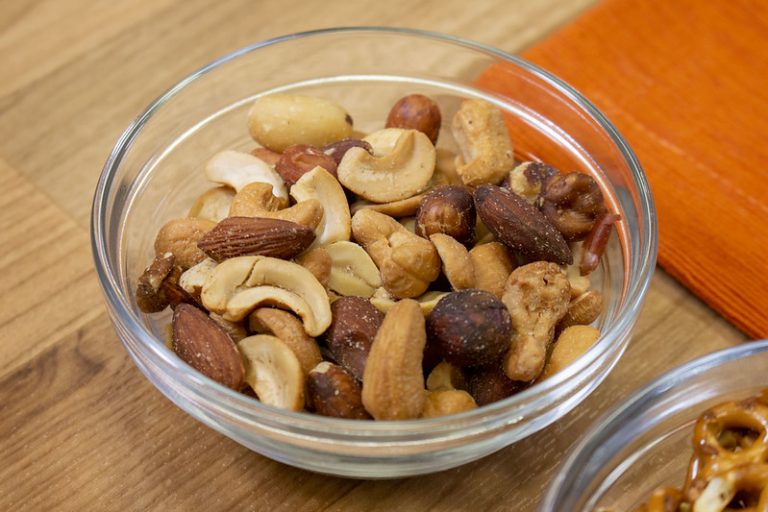 15 Mixed Nuts Nutrition Facts About This Popular Snack