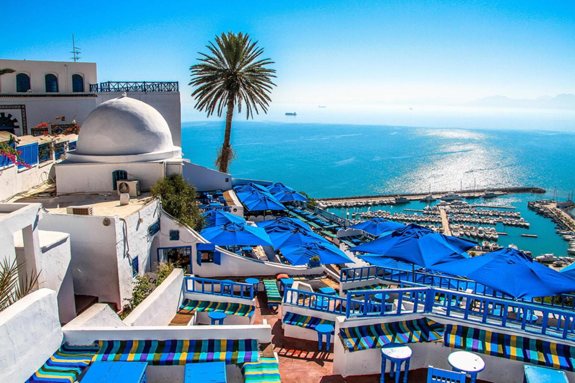 Тунис страна. Сиди бу Саид. Sidi Bou said Tunisia. Сиди бу Саид в Тунисе вид с моря. Тунис порт Саид.