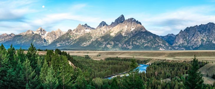 grand teton mountains at snake river overlook