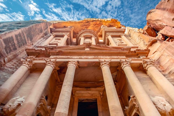 incredible and mystical look at the Al Khazneh tomb. The Treasury tomb of Petra, Jordan