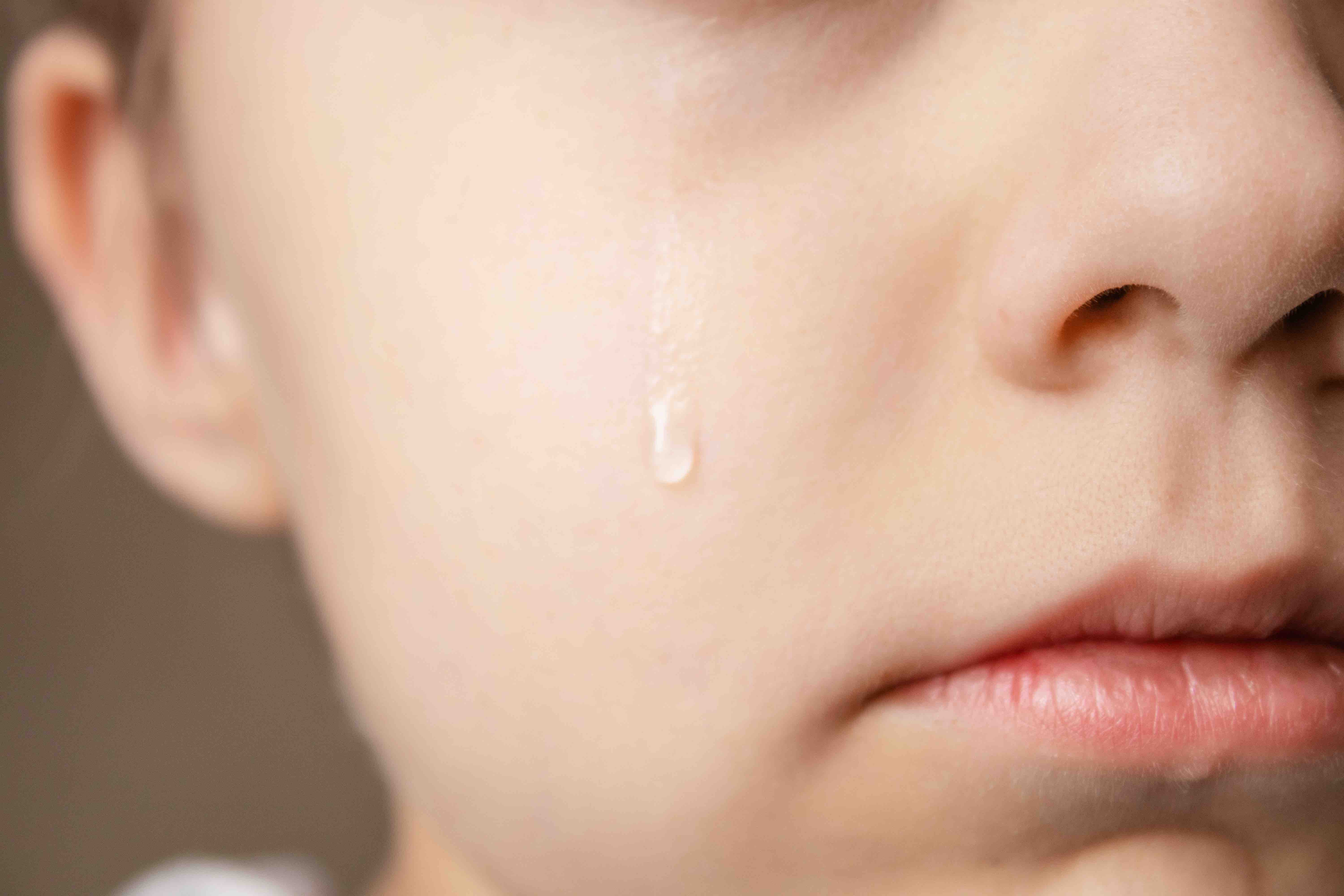 Structure of tears influenced by what makes us cry