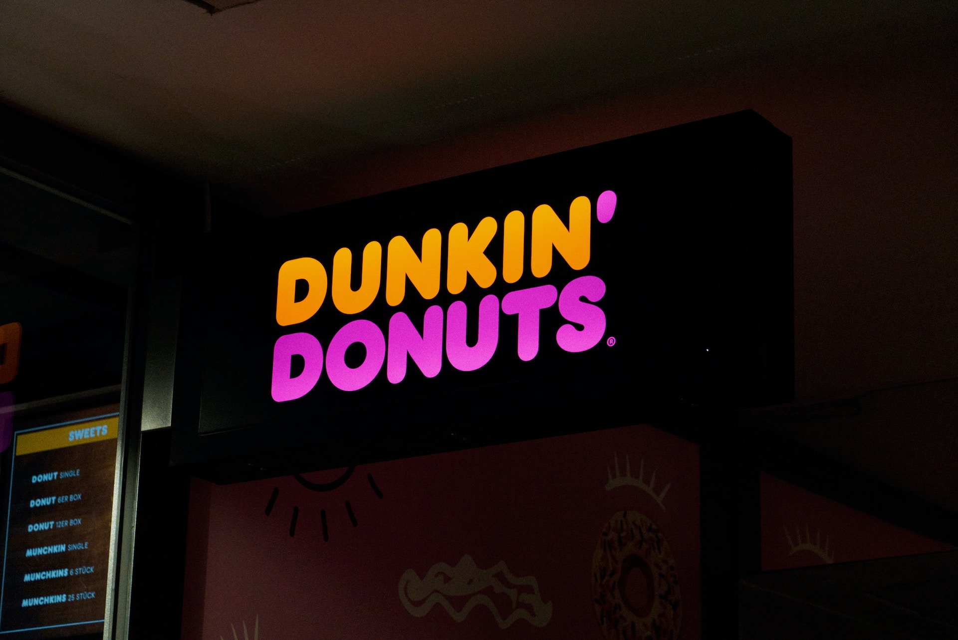 12-facts-about-dunkin-donuts