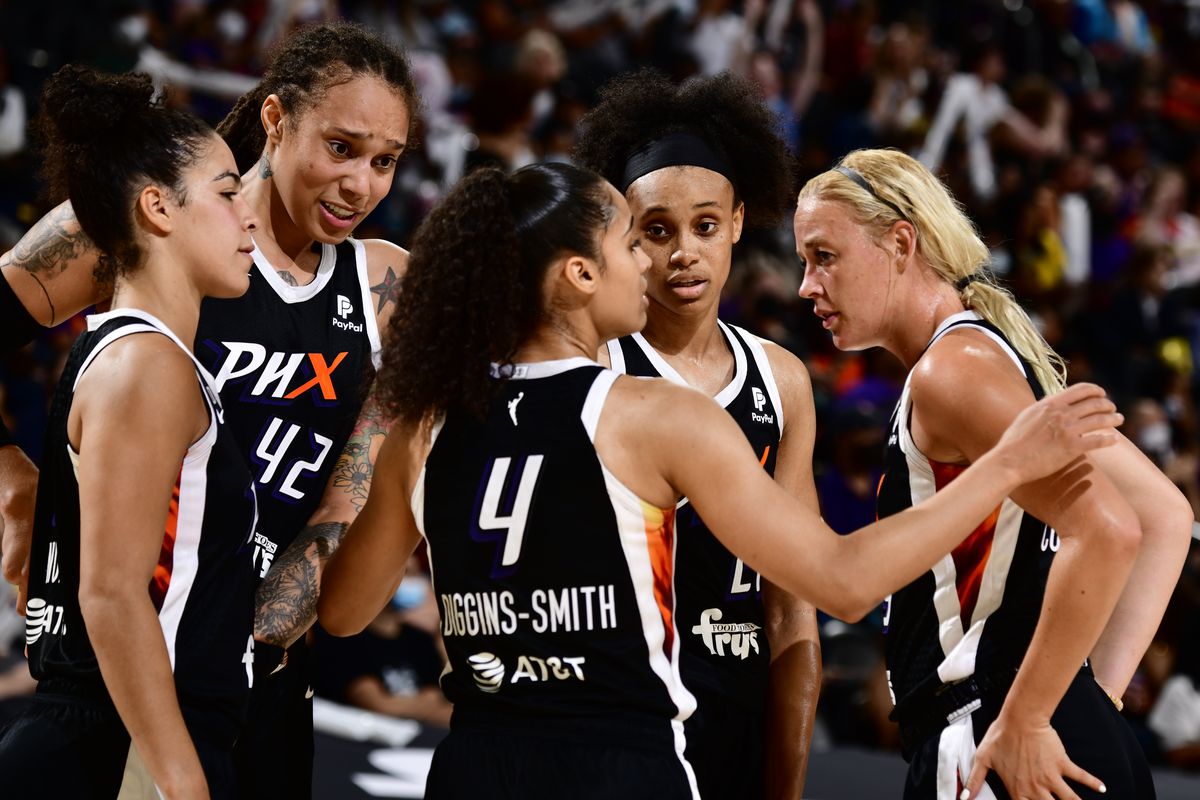 WNBA on X: Legacy and Lights. LA is a basketball town with a rich