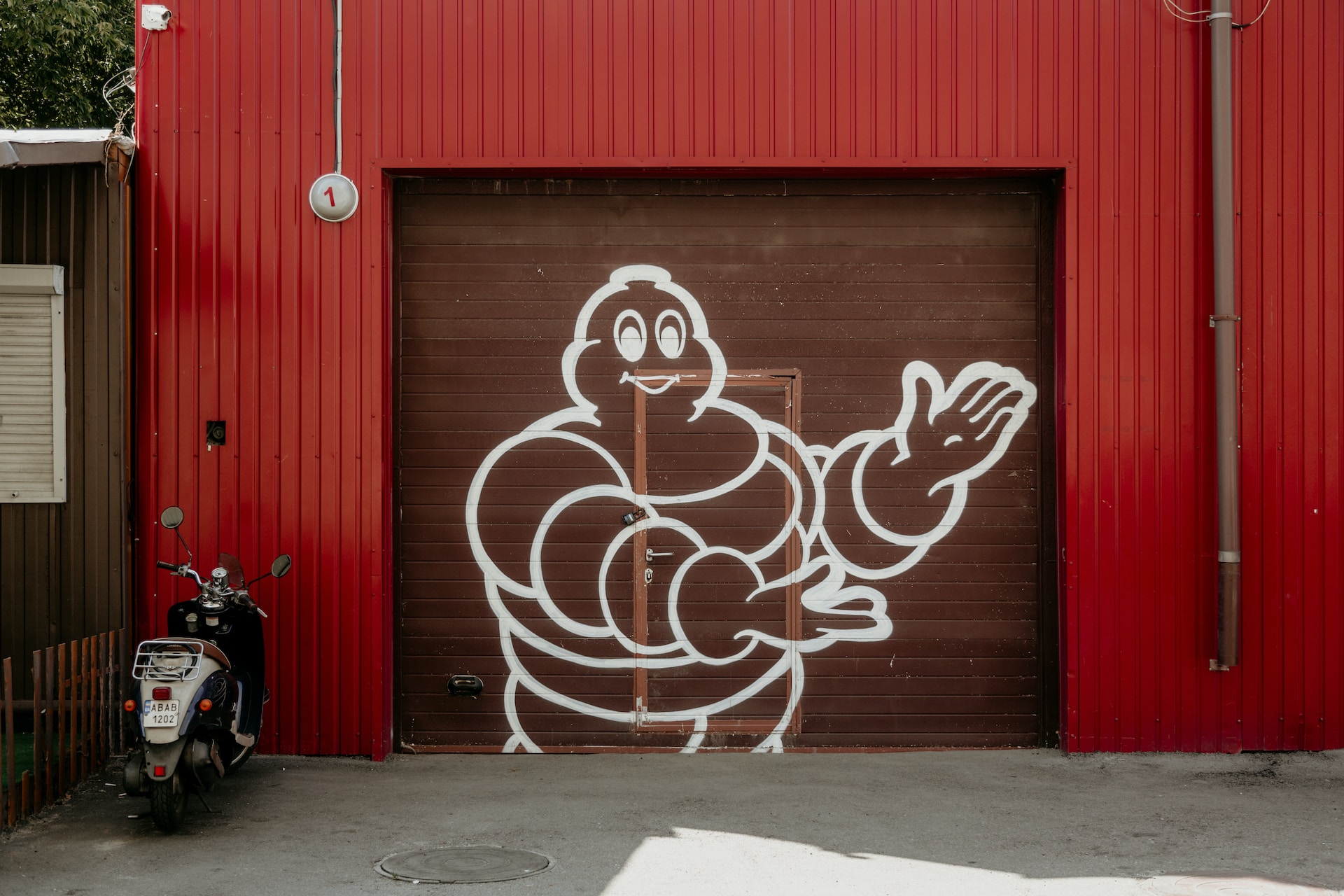 8 Surprising Facts About the Michelin Man