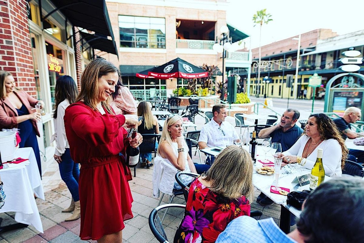 14-facts-about-ybor-city-wine-bar-crawl-facts