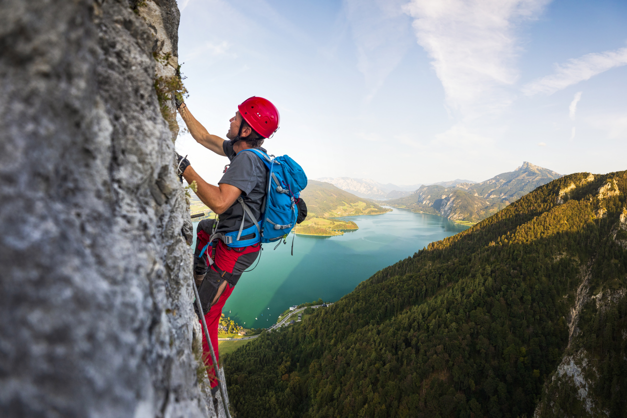 A mountain online climber