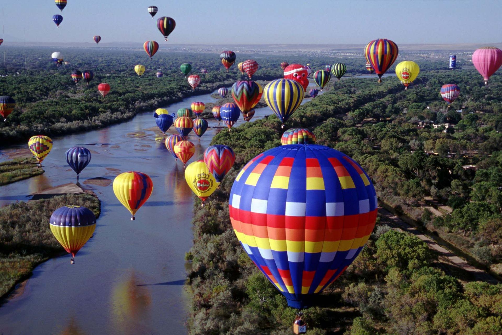 For Albuquerque's Balloon Fiesta, More Than 500 Hot Air Balloons Fill the  Sky