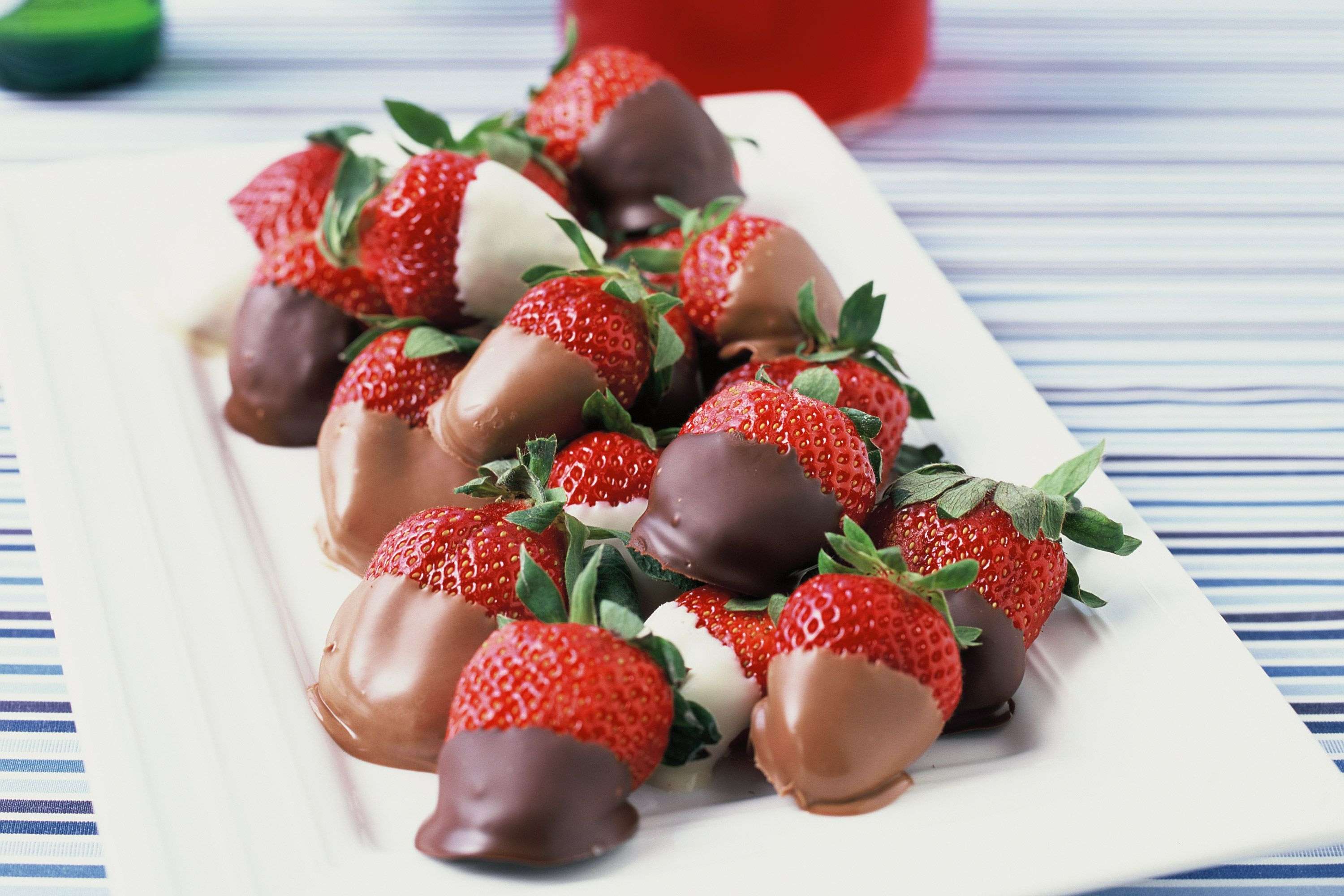 18-facts-about-chocolate-coated-strawberries