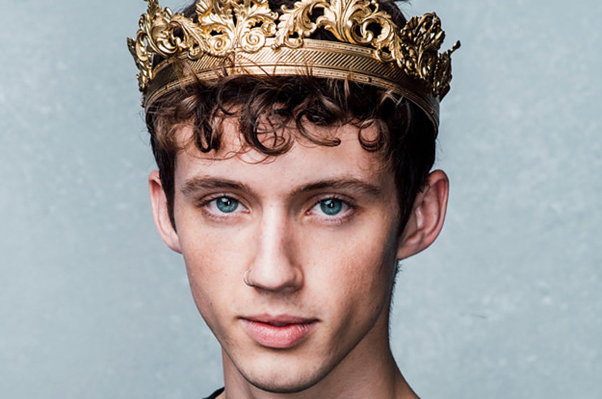 32-facts-about-troye-sivan