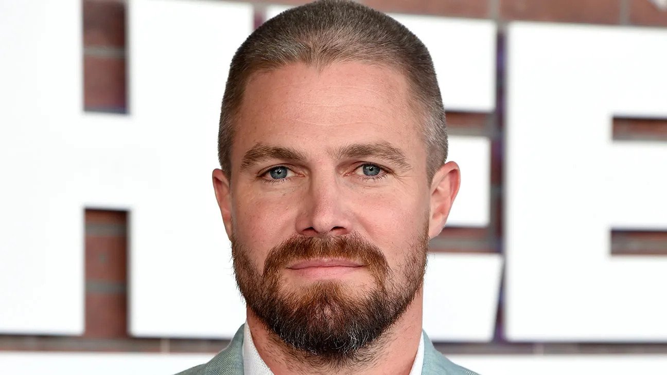 34-facts-about-stephen-amell
