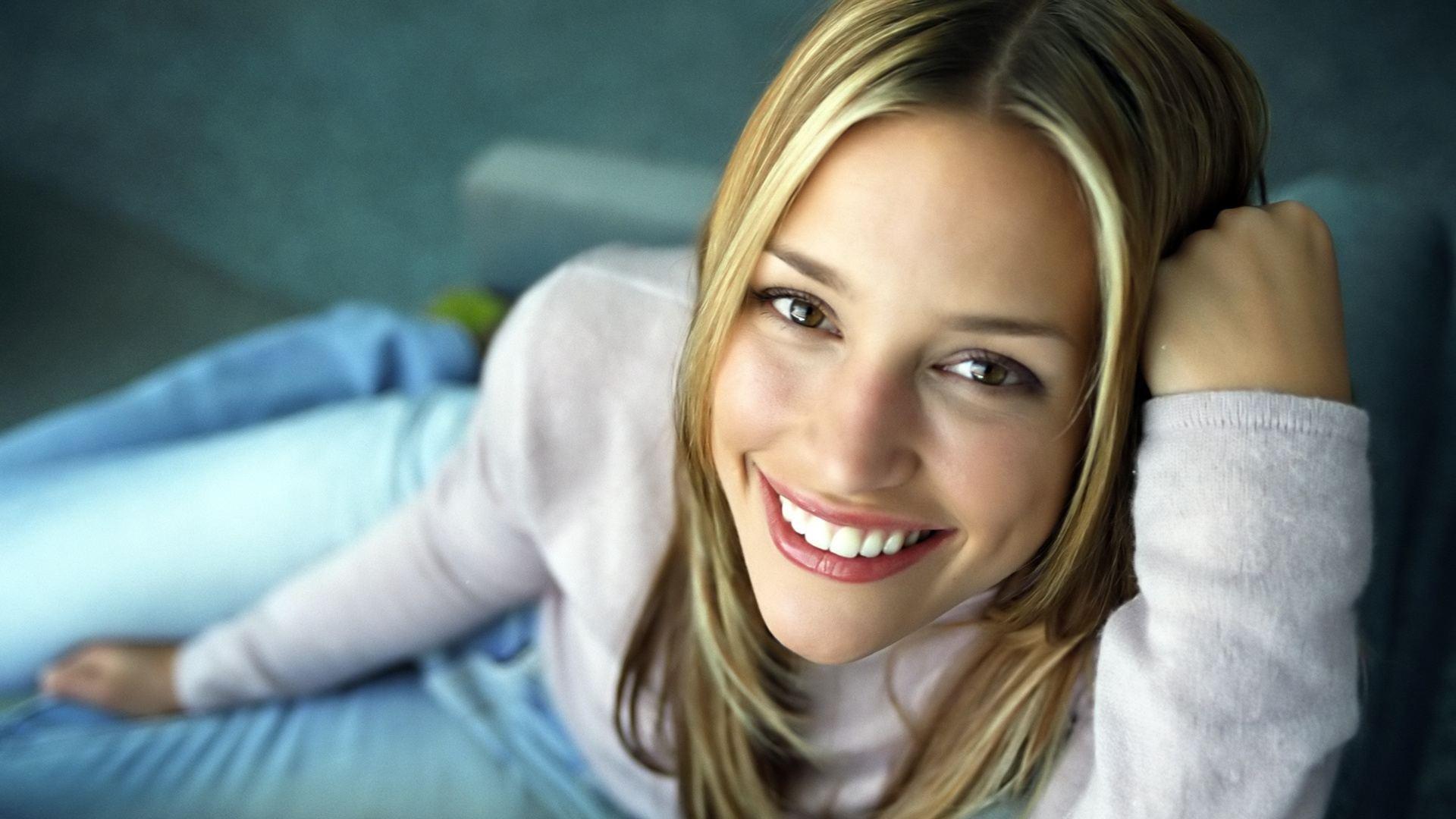 48-facts-about-piper-perabo