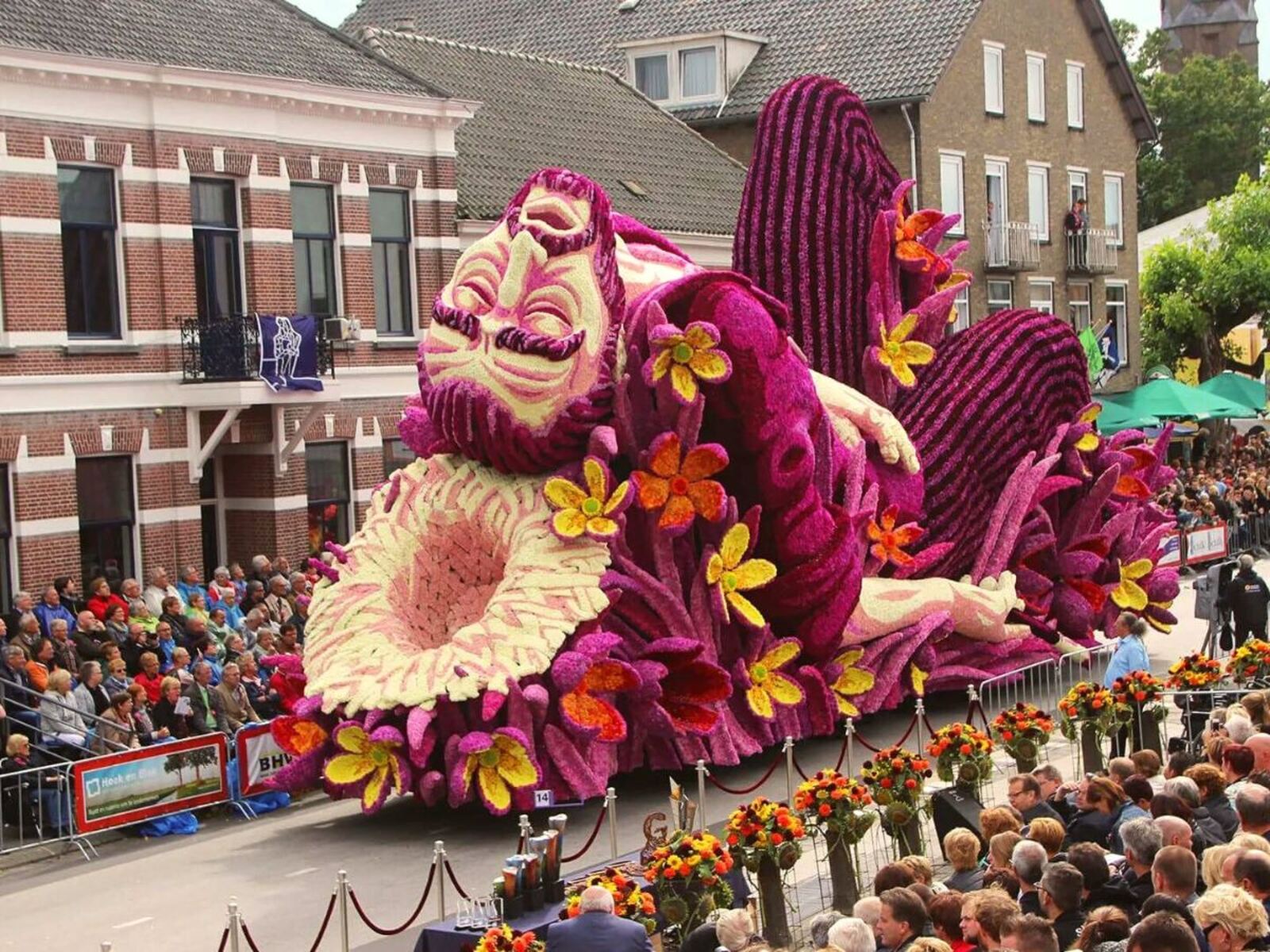 9-facts-about-flower-parade