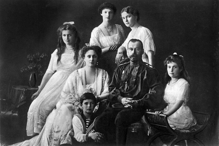 12 Anastasia Romanov Facts You Should Know - Facts.net