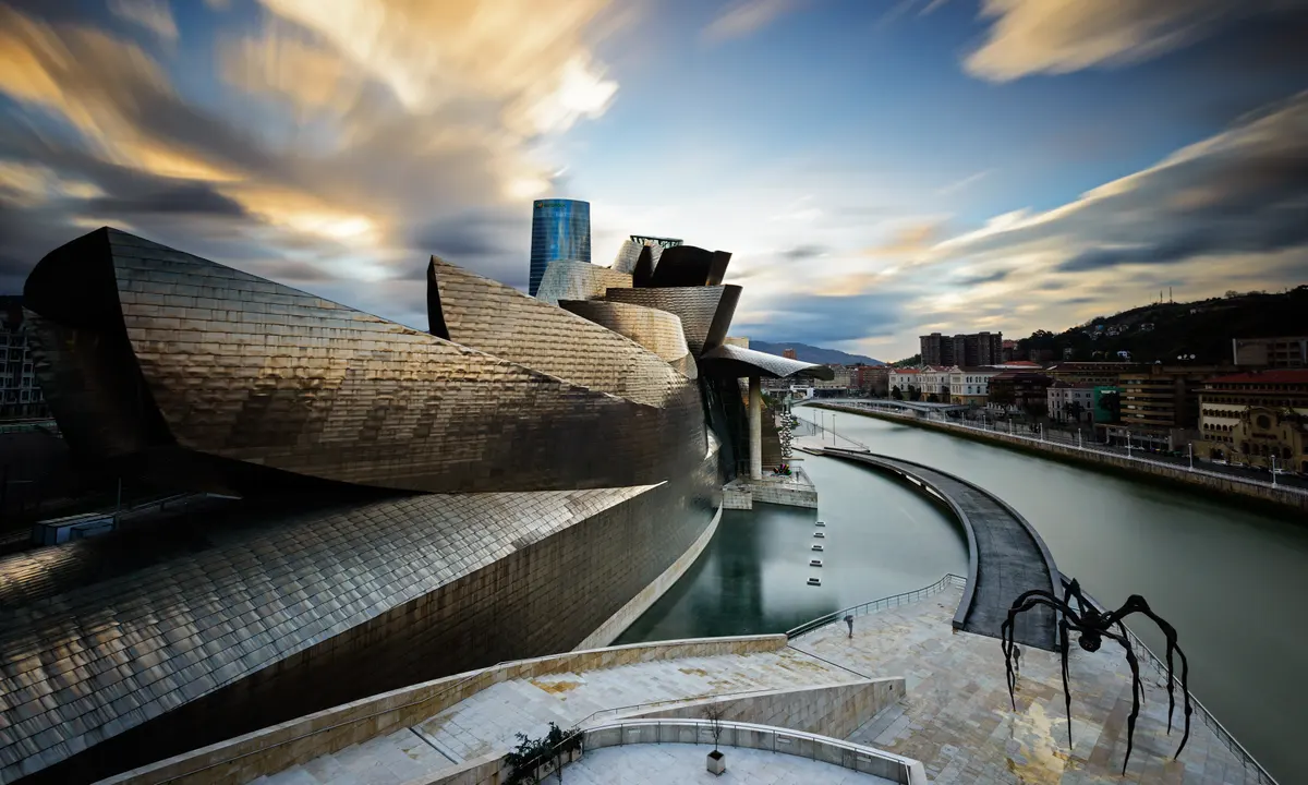 10-mind-blowing-facts-about-guggenheim-museum-bilbao