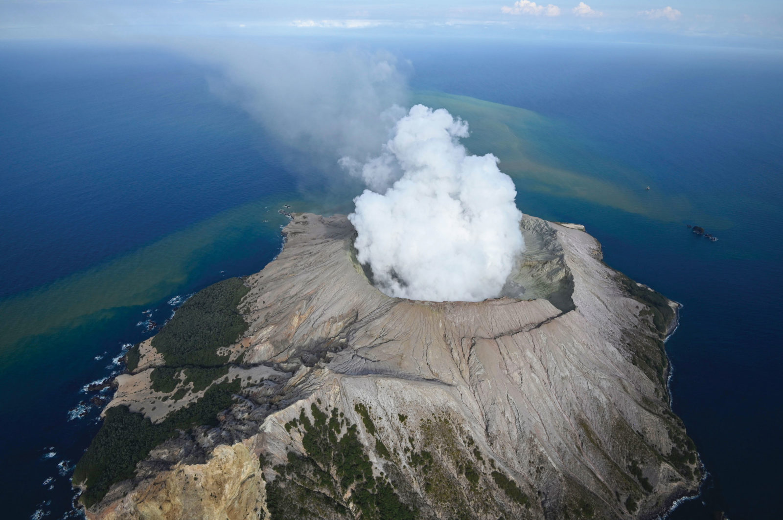 11-unbelievable-facts-about-volcanic-vents