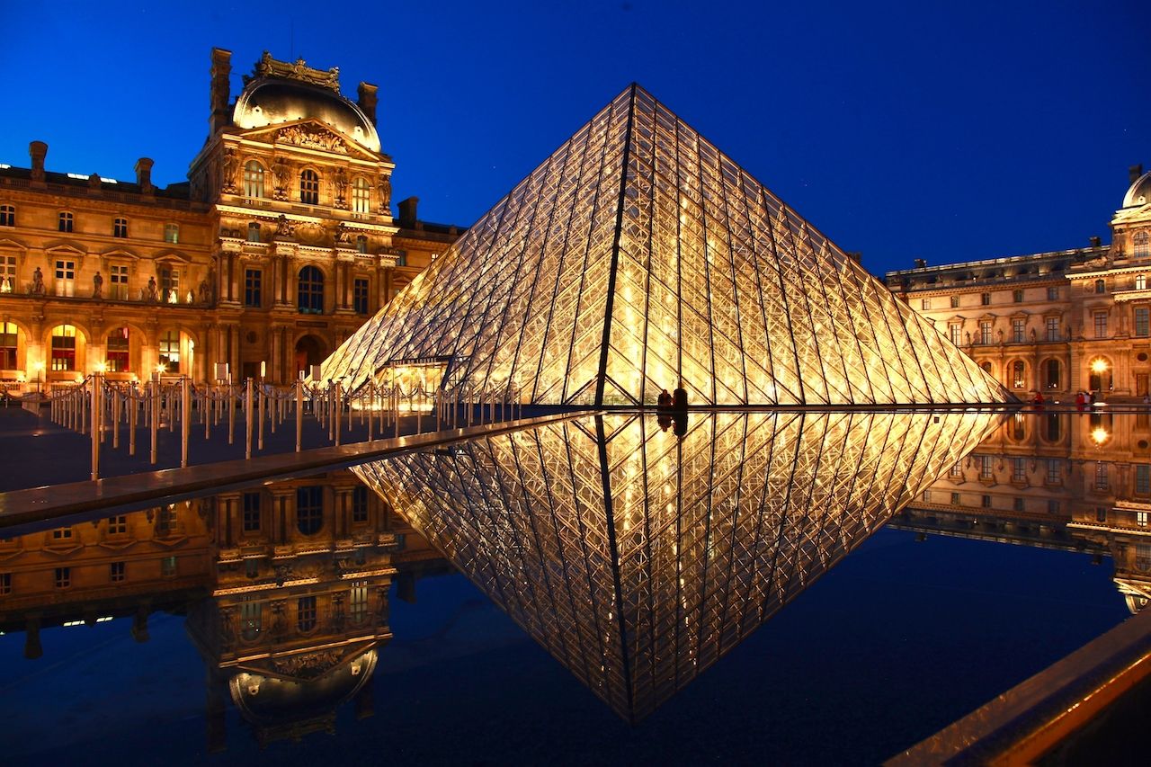 18-enigmatic-facts-about-louvre-pyramid