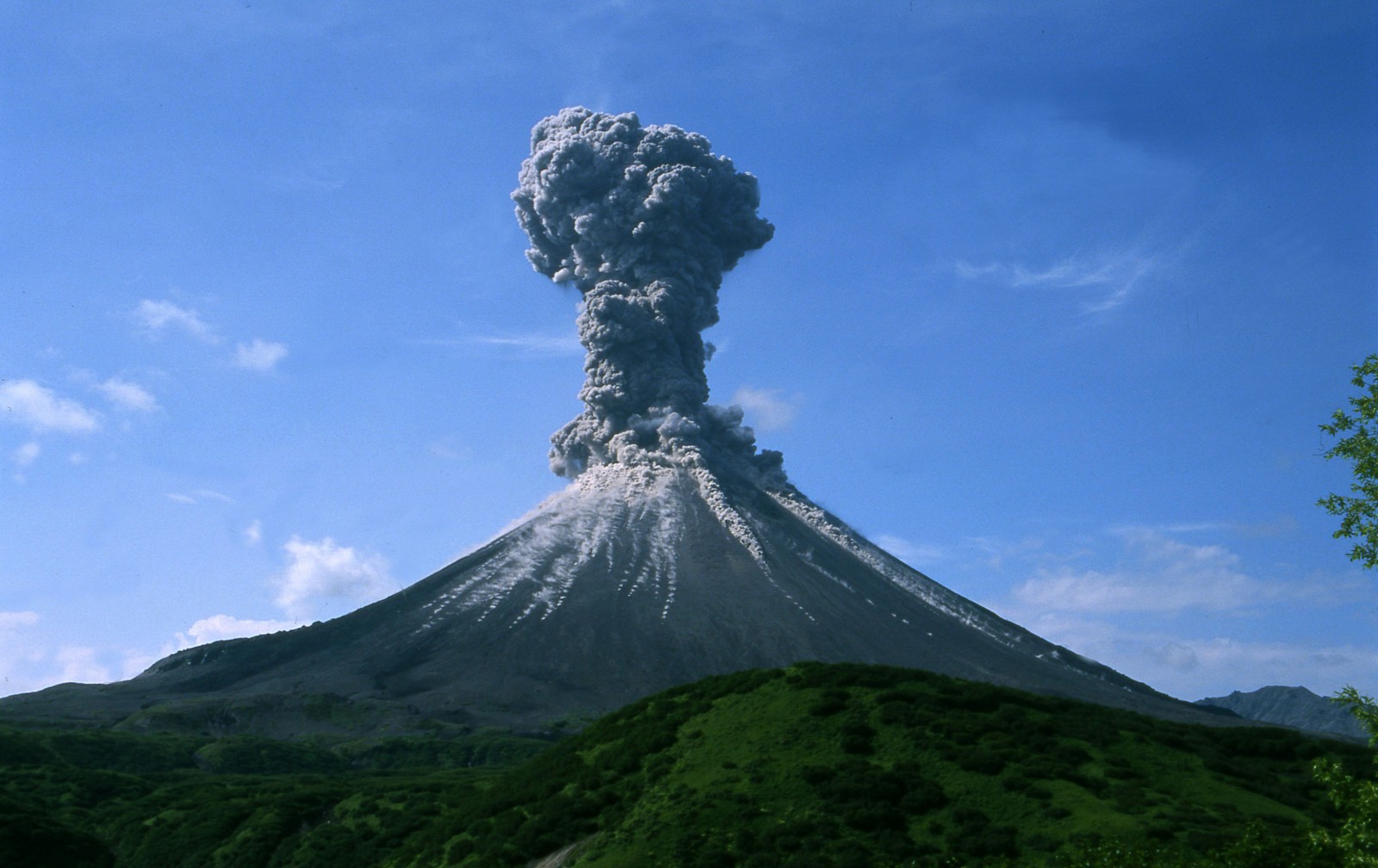 18-surprising-facts-about-volcanic-arcs