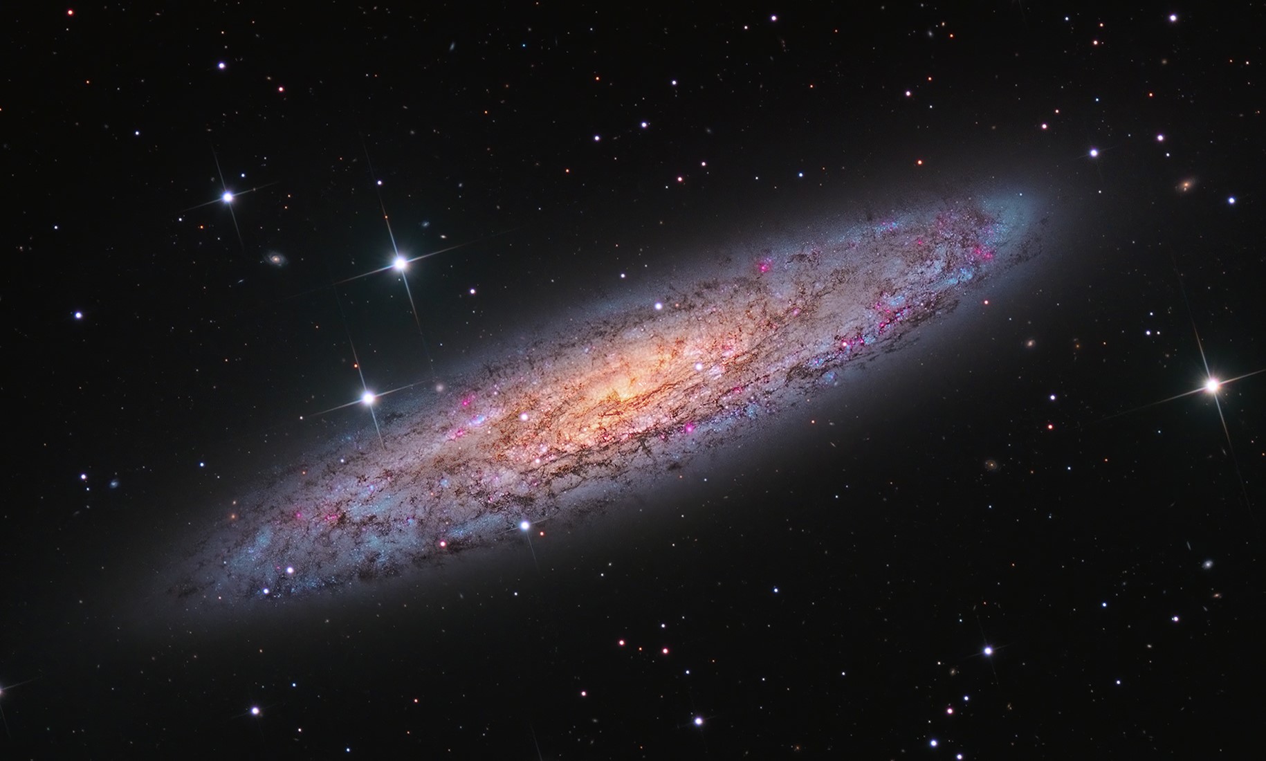 8-astounding-facts-about-sculptor-galaxy-ngc-253