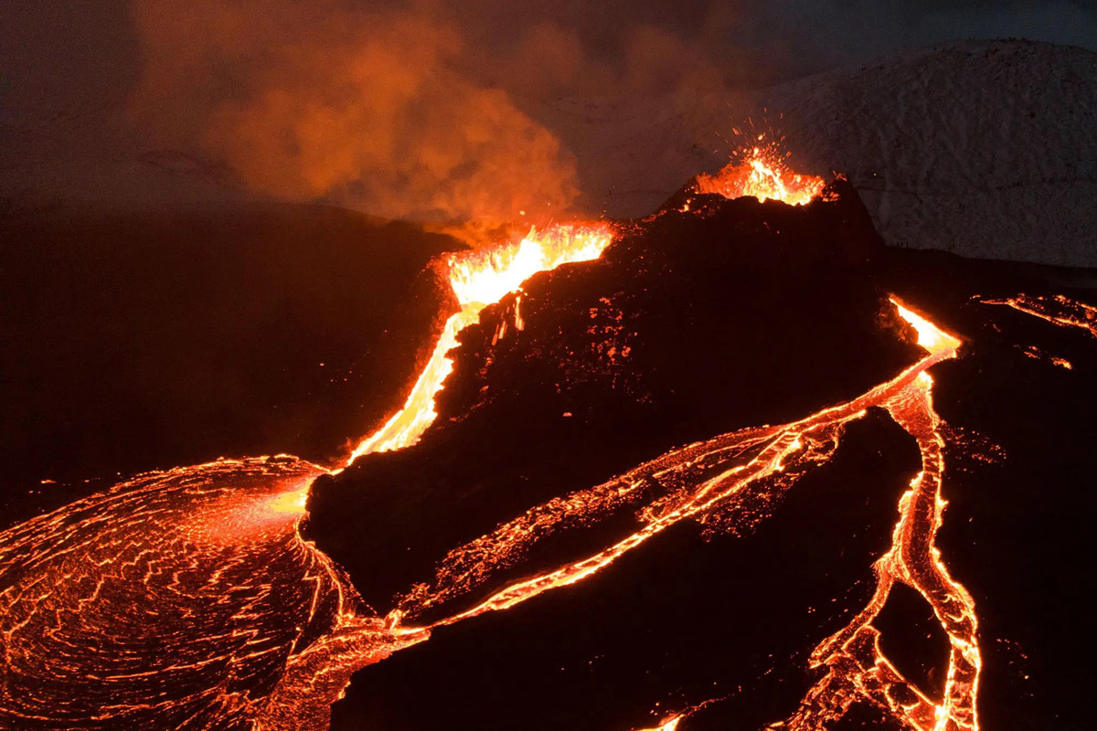 8-fascinating-facts-about-planetary-volcanism