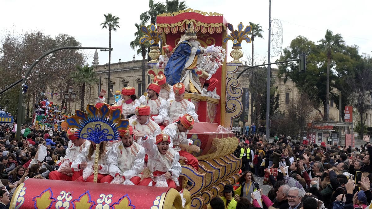 9-facts-about-three-kings-parade