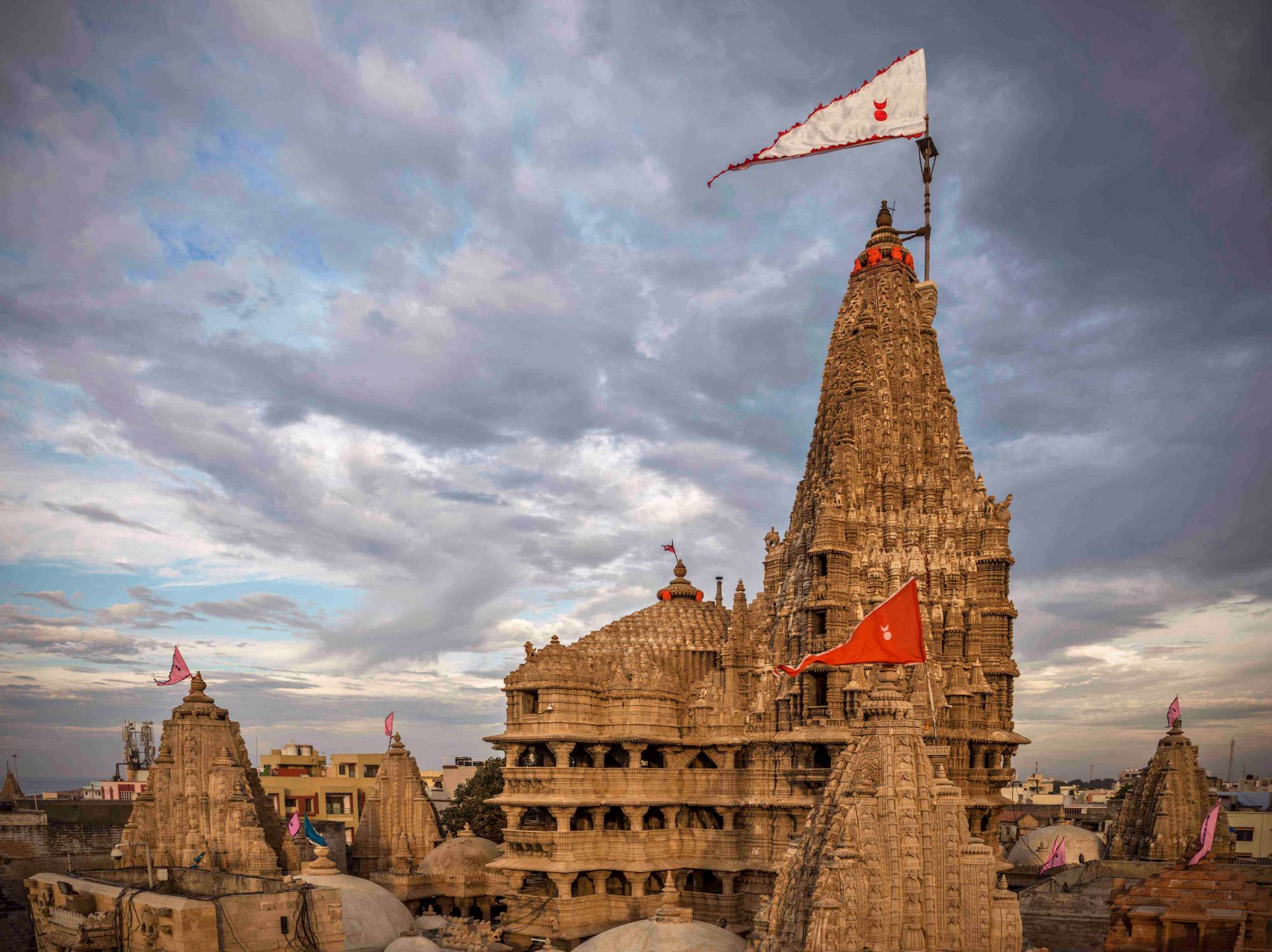 10-extraordinary-facts-about-dwarkadhish-temple