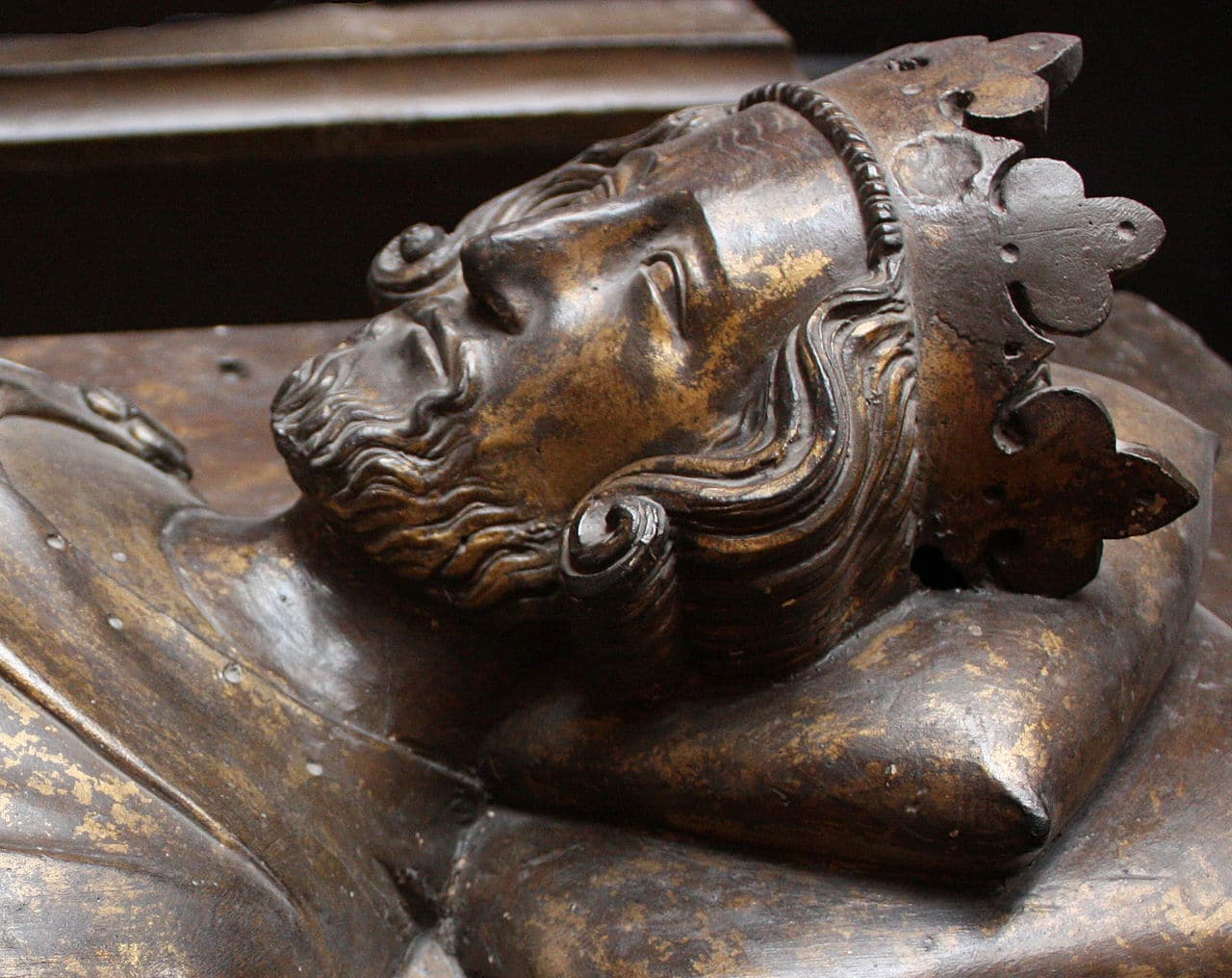 10-extraordinary-facts-about-the-king-henry-iii-statue